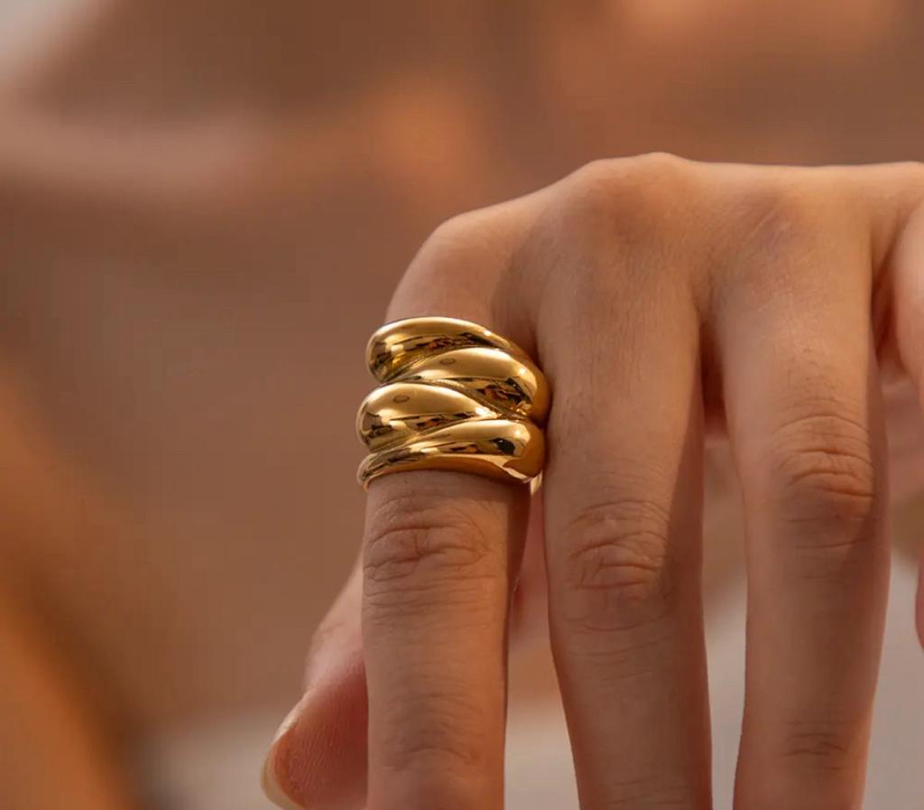 Twisted Ring