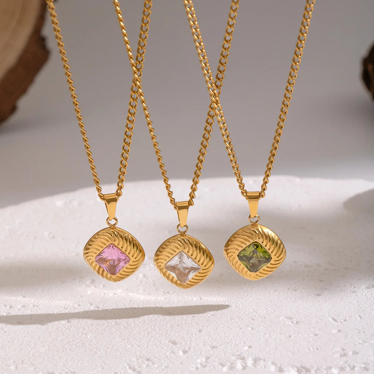 Retro Zircon Necklace Waterproof - Hypoallergenic