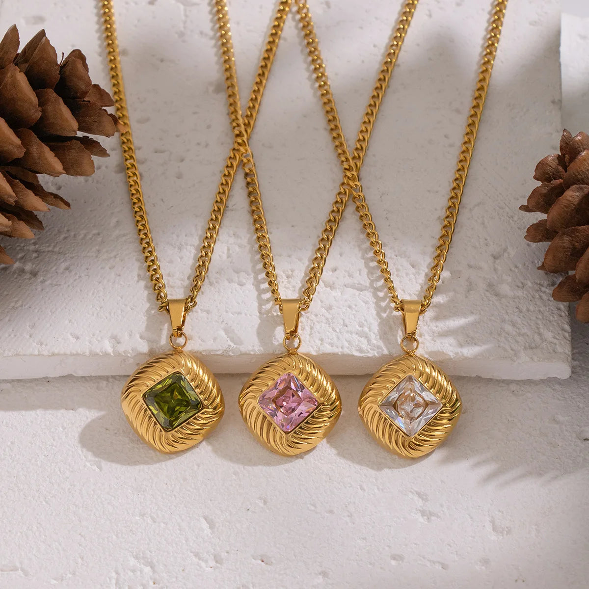 Retro Zircon Necklace Waterproof - Hypoallergenic