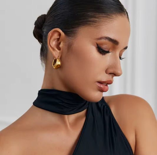 Mía Basket Hoop Earrings