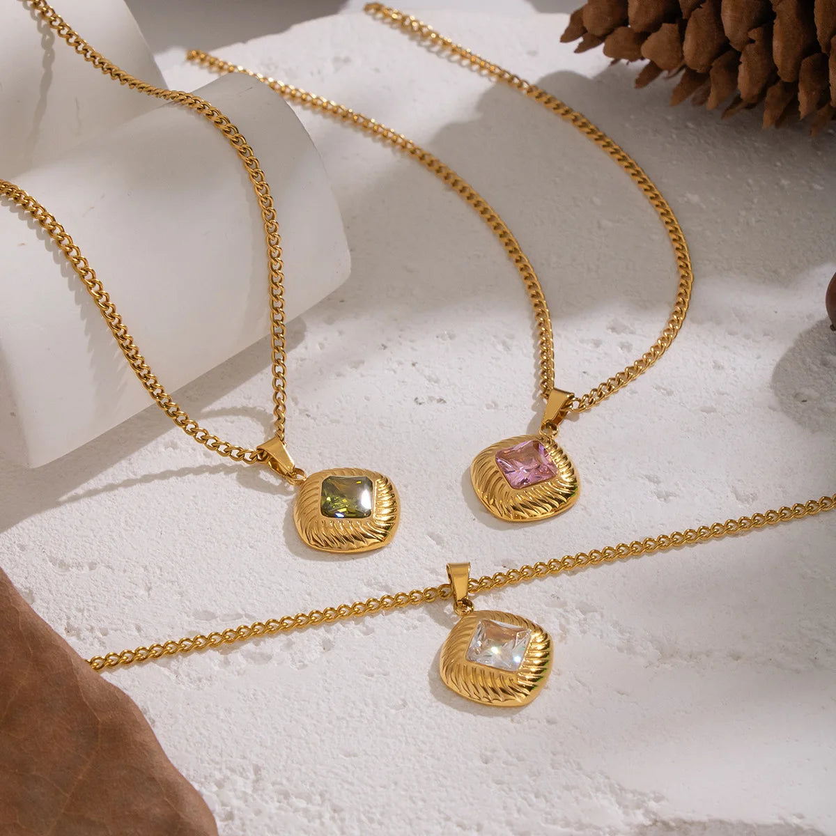 Retro Zircon Necklace Waterproof - Hypoallergenic