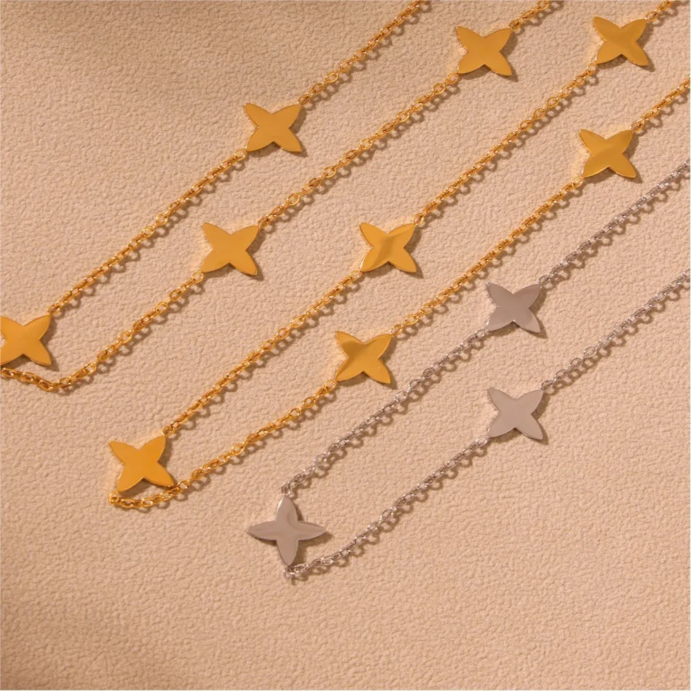 Choker Shiny Round Zircon Star Pendant.
