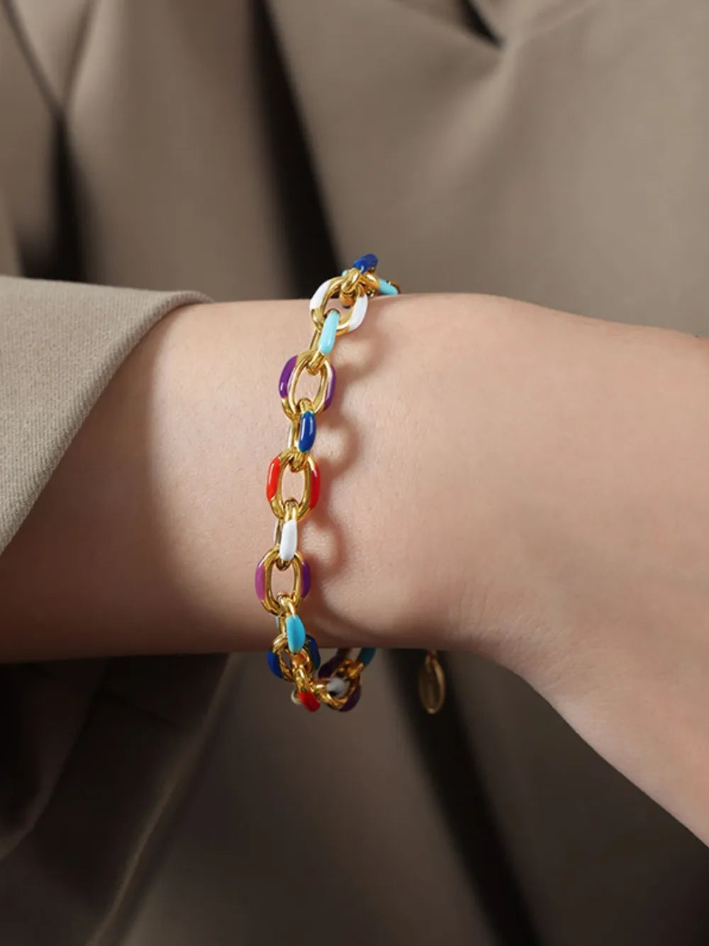 face2d70-fa08-484e-a94c-40c24871f7b3-Max