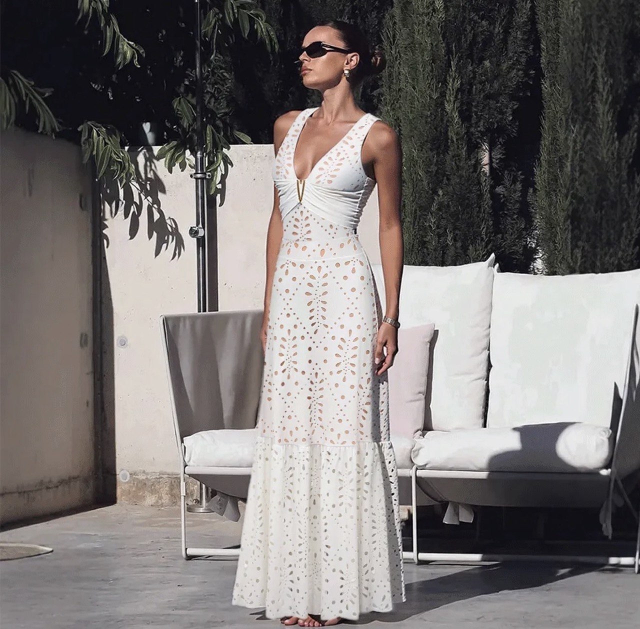 V Neck  Laser Cutting Flower One Piece Set